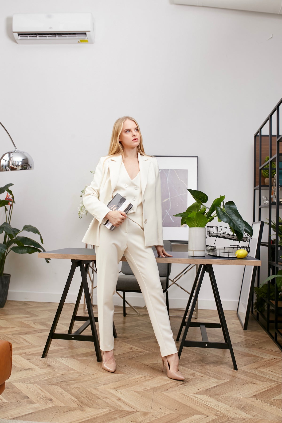 Women suit, business suit 30s, white suit, three piece suit, casual suit women 60's, new suit 1940s
